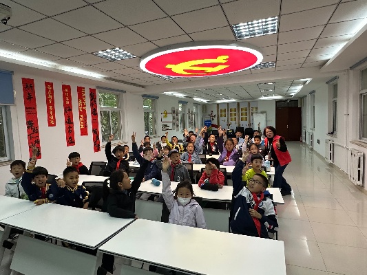 1761633686761995.jpg 2025.5.9探寻《书的故事》,传承千年智慧_副本.jpg